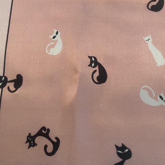 100% Silk Scarf SilkSilky Cats Leopard Print Border Square NWT - Picture 5 of 13